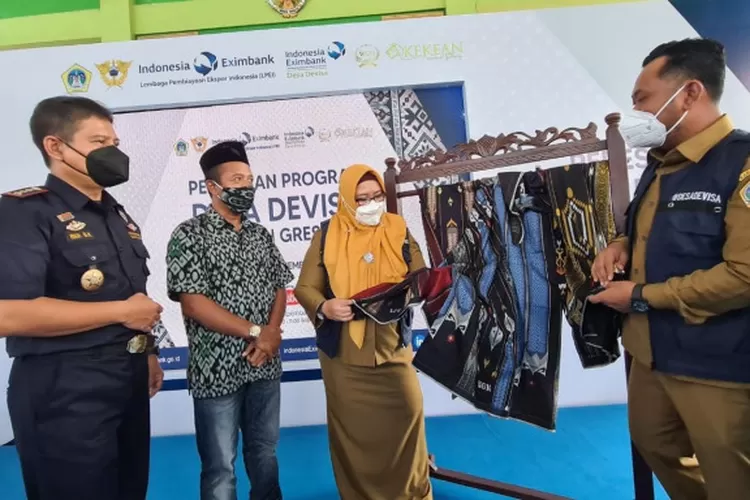 Asistensi Bea Cukai Gresik Bawa Desa Wedani Jadi Desa Devisa Nasional