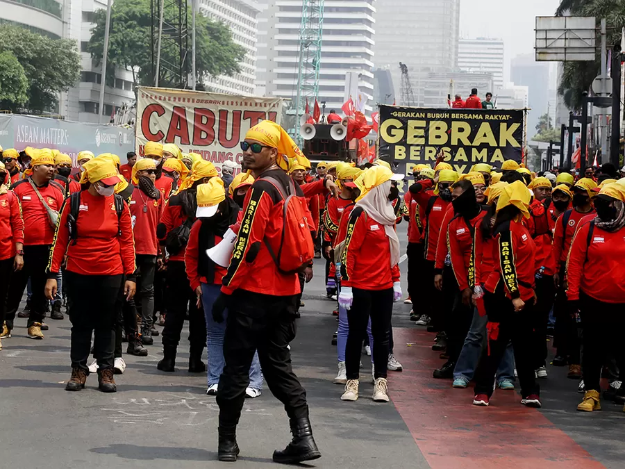 Aksi Demo Buruh Kawal Putusan Gugatan Uu Ciptaker