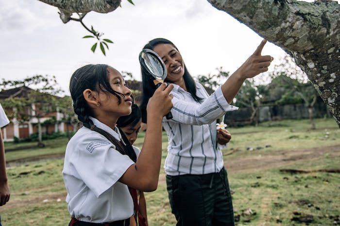 25 Pantun Untuk Hari Guru Nasional Lucu Dan Menyentuh Hati Indozone