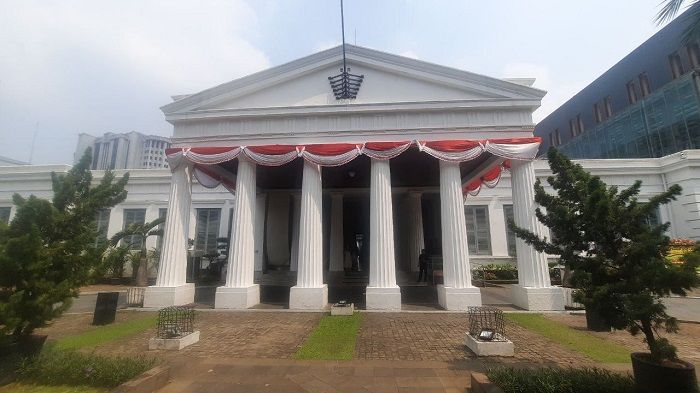 Rekam Jejak Sejarah Kerajaan Indonesia Melalui Lorong Penuh Arca Dan