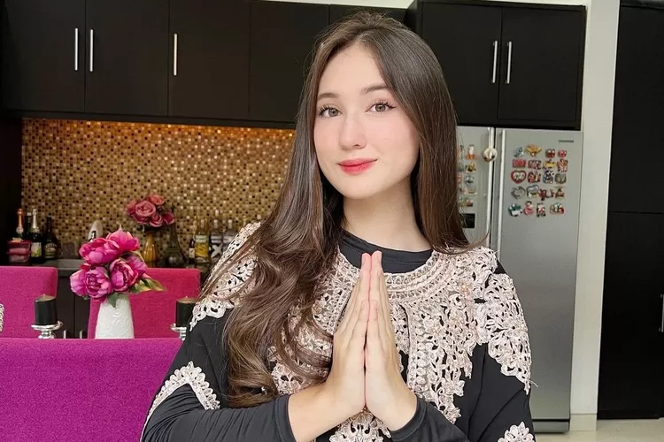 Biodata Dan Profil Laura Moane Viral Di Tiktok Dihampiri Al Ghazali