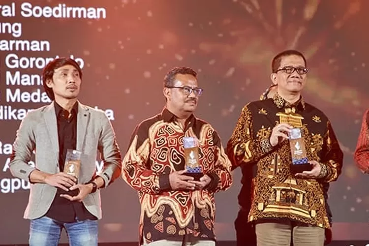 Anugerah Diktiristek Unmul Raih 3 Penghargaan Berupa 2 Gold Winner