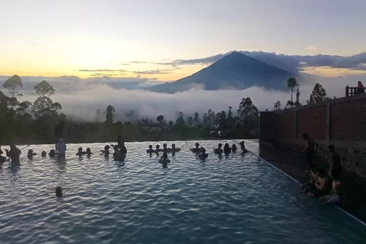 Wisata Pemandian Air Panas Dengan View Terbaik Di Garut Siapa Sangka