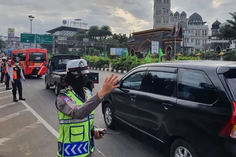 Hari Ini Jalur Puncak Bogor Diberlakukan Ganjil Genap Dan One Way