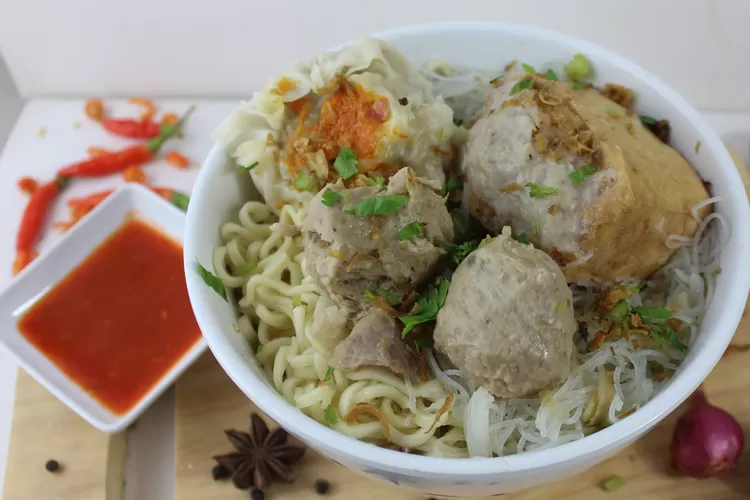 5 Rekomendasi Warung Bakso Enak Empuk Dan Menggugah Selera Di Kota