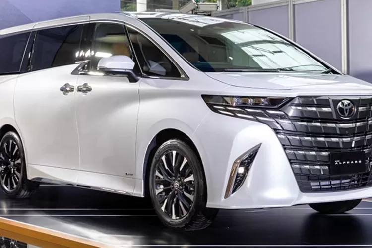 Alphard Hybrid Terbaru Rilis Di Thailand Ini Bedanya Dengan Versi