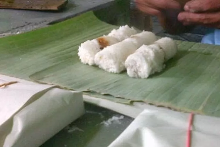 Kue Lapis Dan Kue Putu Masuk Daftar 100 Kue Terenak Sejagat Hallo