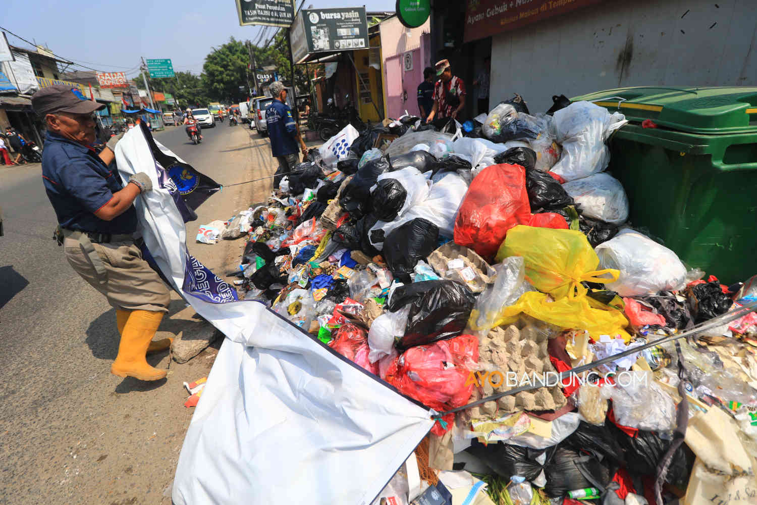 Pemerintah Provinsi Jawa Barat Menetapkan Darurat Sampah Di Bandung Raya