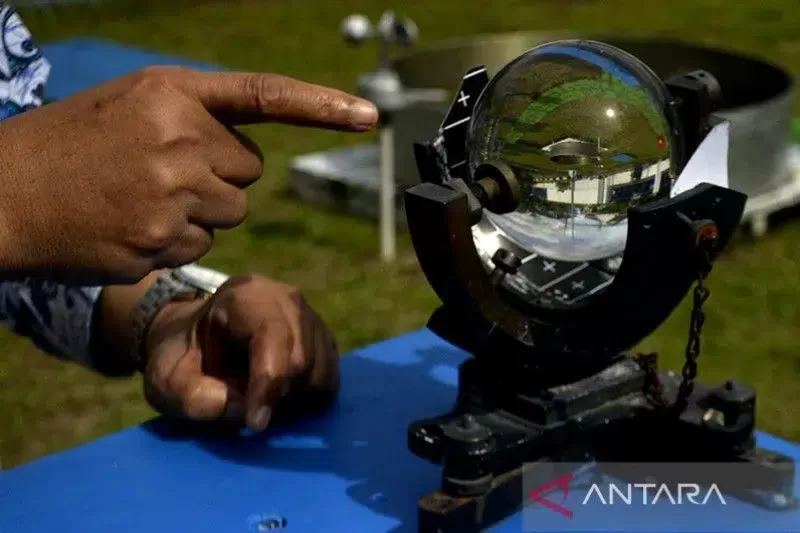 BMKG memberi peringatan dini atau warning terhadap musim kemarau yang mulai terjadi pada April 2023. foto: antara