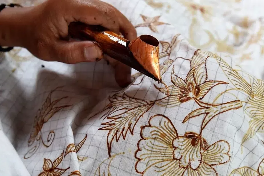 Batik adalah warisan budaya Indonesia. Foto: Krajan Batik