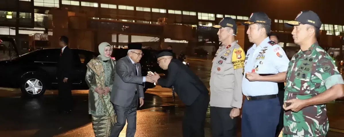 Wapres dan rombongan lepas landas dari Terminal 3 VVIP Bandara Internasional Soekarno-Hatta, Tangerang, Banten menuju Bandara Internasional Eleftherios Venizelos, Athena, Yunani, pukul 22.30 WIB. foto: ist