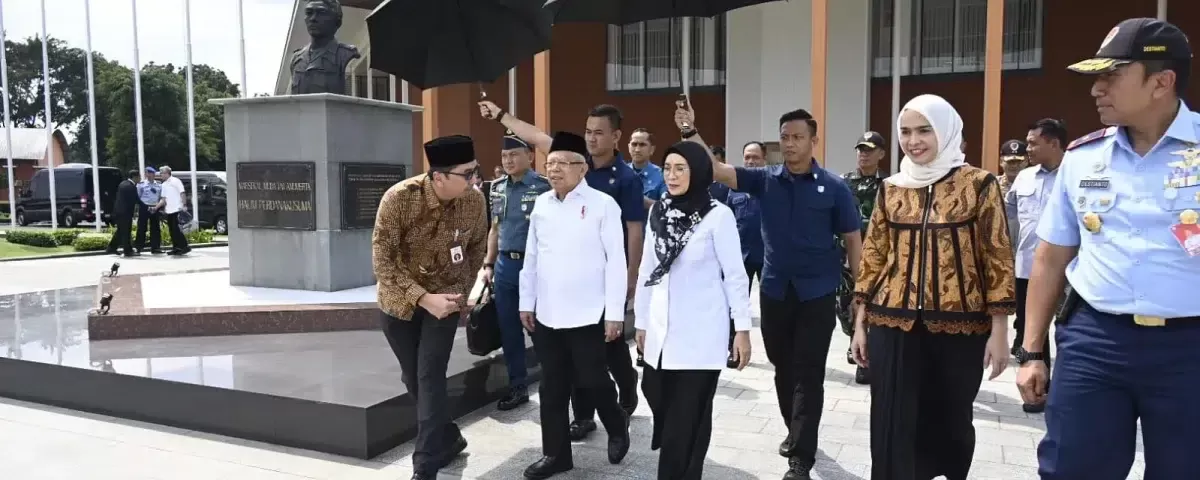 Wapres) KH Ma’ruf Amin didampingi Ibu Hj Wury Ma’ruf Amin dan rombongan terbatas, bertolak ke Daerah Istimewa Yogyakarta, Selasa (9/1/2024) siang. foto: ist