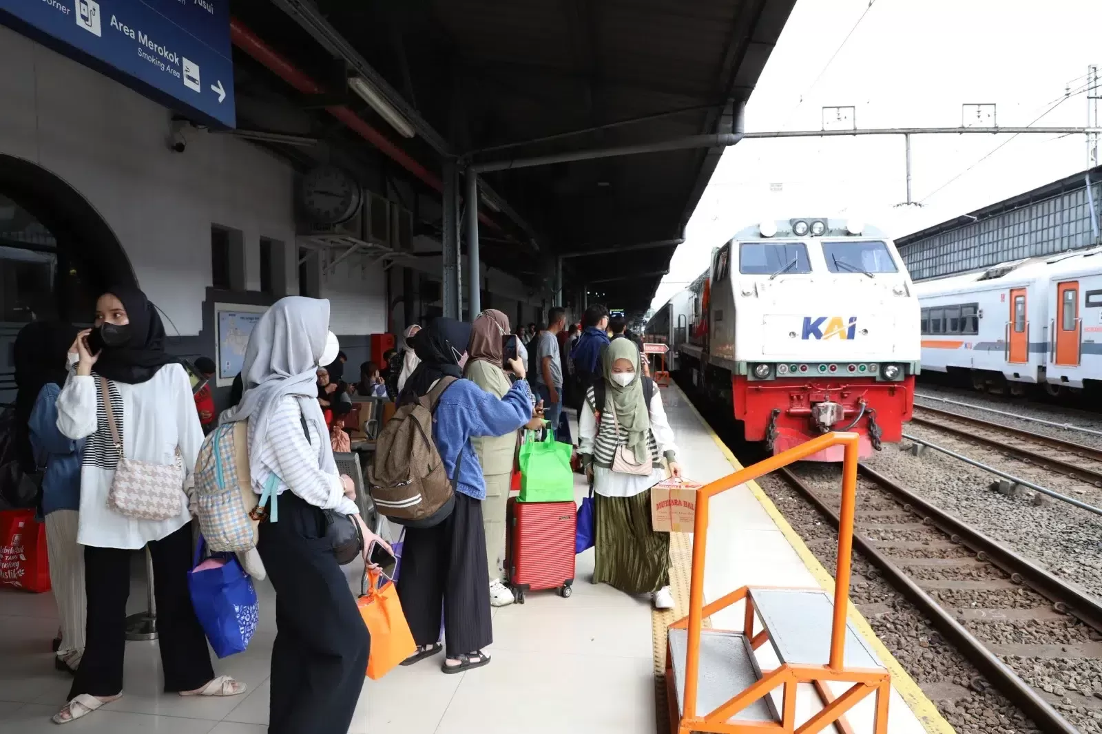 PT KAI kembali menambah perjalanan KA tambahan relasi Gambir-Yogyakarta pp untuk angkutan Lebaran 2024. foto: dok