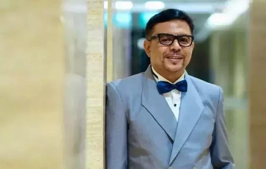 Biodata Carlo Saba, Vokalis Kahitna yang meninggal dunia disebabkan oleh penyakit kronis pada jantungnya. (Foto: Instagram Carlo Saba)