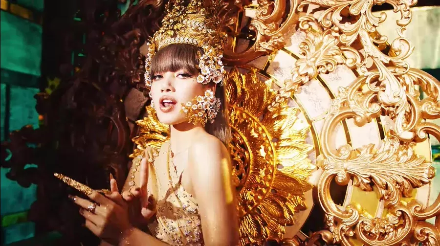 Penggemar Lisa BLACKPINK meramaikan tagar APOLOGIZE TO LISA di Twitter. (Twitter   @BLACKPINK)