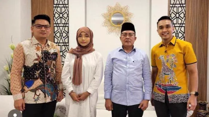Oklin Fia Bakal Menjadi Duta MUI? Usai bertemu Wakil Sekretaris Jenderal Badan Hukum MUI. (Twitter)