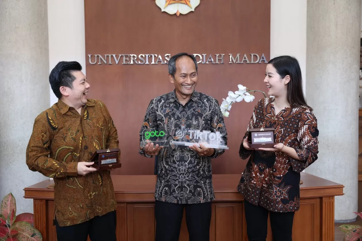 Kolaborasi GoTo, TikTok, dan UGM dalam Pengembangan Talenta Digital (Sumber: Universitas Gadjah Mada/Foto Kerja sama GoTo dan TikTok)