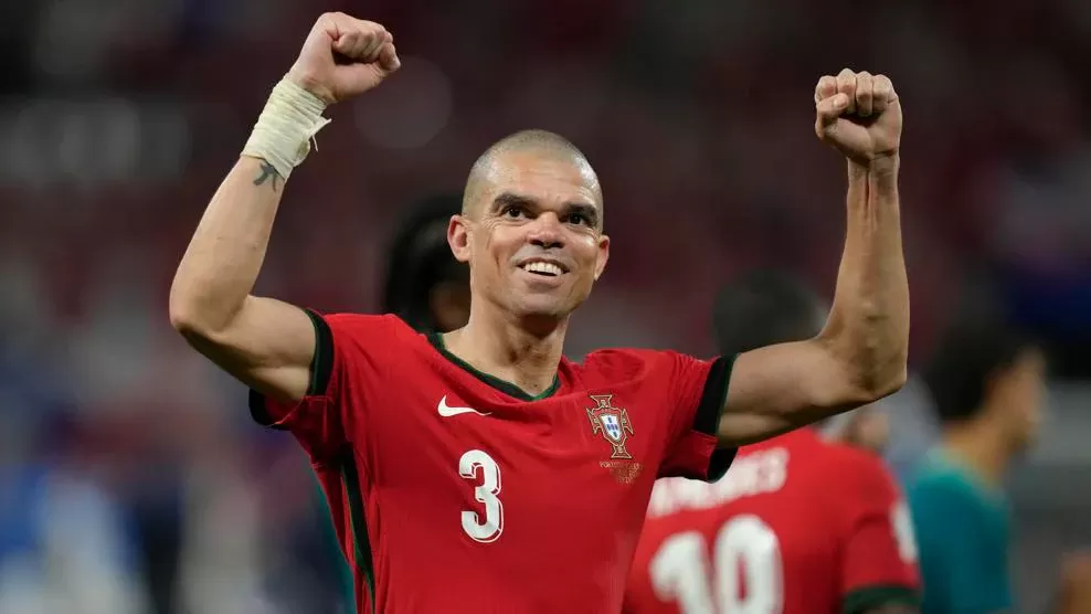 Bek tengah Timnas Portugal, Pepe (Foto: UEFA)