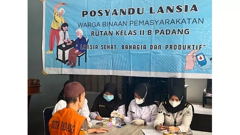 Pos Pelayanan Terpadu Lanjut Usia (Posyandu Lansia) untuk warga binaan usia senja di Rumah Tahanan Negara (Rutan) Kelas IIB Padang. (Dok. Rutan Padang)