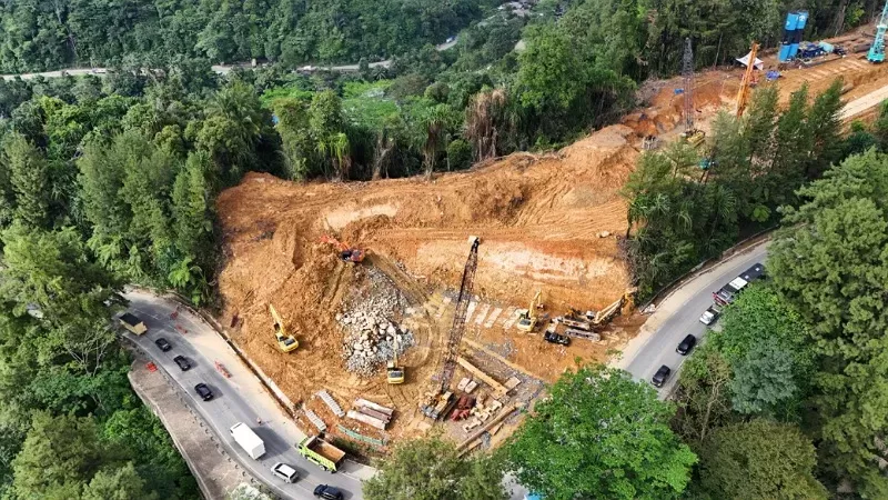 Pengerjaan pembangunan Flyover Sitinjau Lauik (Foto: HPSL)