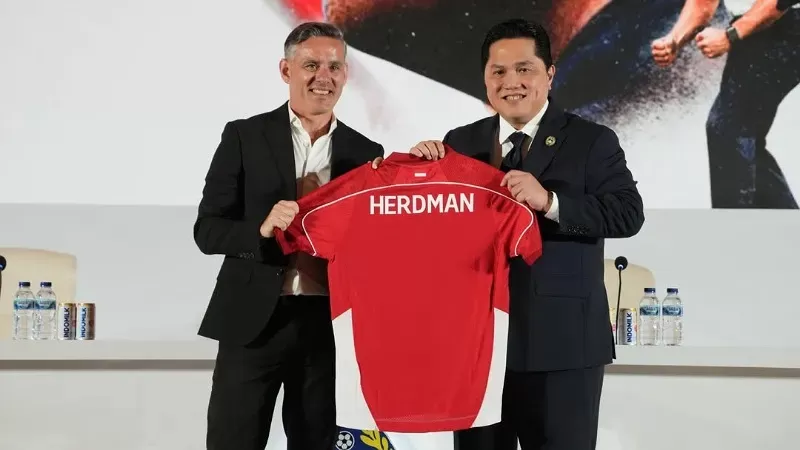 PSSI memperkenalkan John Herdman sebagai Pelatih Kepala Timnas Indonesia dalam acara yang berlangsung di Jakarta, Selasa (13/1/2026. (Foto: PSSI)