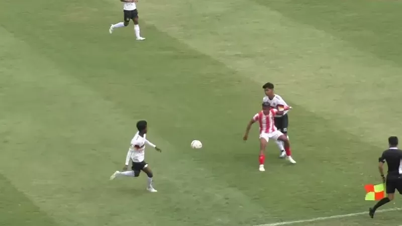 PSP Padang kontra Josal FC pada laga pembuka Liga 4 Sumbar 2025/2026 di Stadion Haji Agus Salim, Padang, Kamis (22/1/2026). (Foto: Istimewa)