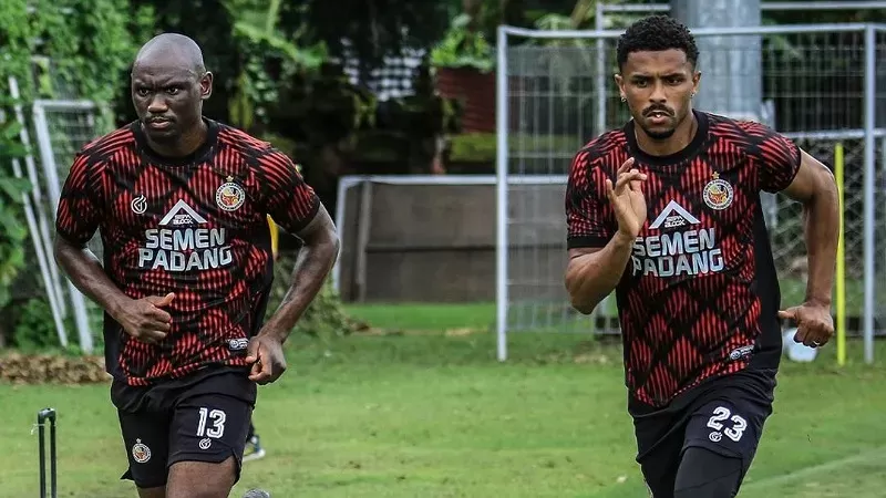 Semen Padang FC membawa pemain asing baru untuk menghadapi Bali United dan PSM Makassar dalam dua laga tandang krusial BRI Super League 2025/2026. (Foto: MO Semen Padang FC)