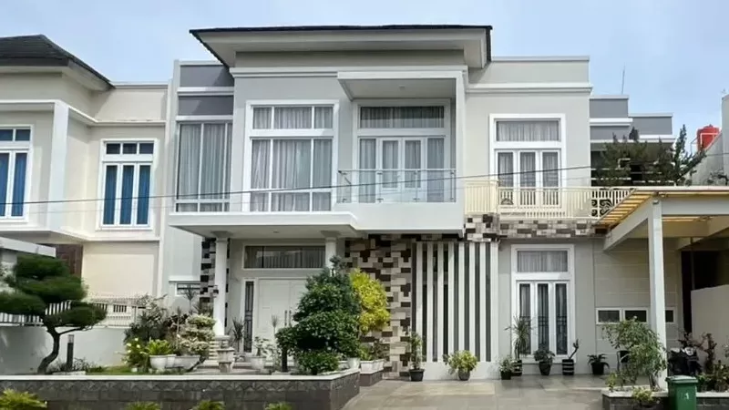 Rumah mewah full furnish dijual Rp4,5 miliar di Indarung, Kota Padang. (Foto: Istimewa)