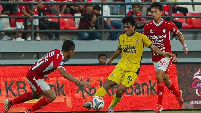 Bali United vs Semen Padang FC dalam lanjutan BRI Super League 2025/2026 di Stadion Kapten I Wayan Dipta, Gianyar, Sabtu sore (24/1/2026). (Foto: MO Semen Padang FC)