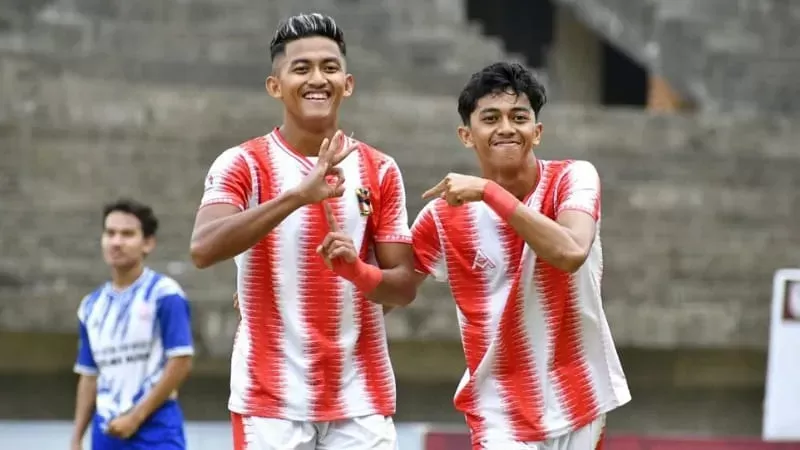Carel Syadef mencetak hattrick saat PSP Padang menghadapi Kompak Kampung Pisang di Liga 4 Sumbar 2025/2026 dan membawa tim meraih tiga poin. (Foto: Kominfo Padang)