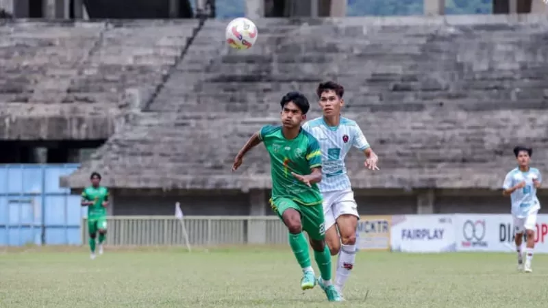 PSPP bermain imbang 1-1 melawan GMR FC di Stadion Utama Sumbar pada Liga 4 Sumbar 2025/2026, Kamis (12/2/2026). (Foto: Kominfo Padang Panjang)