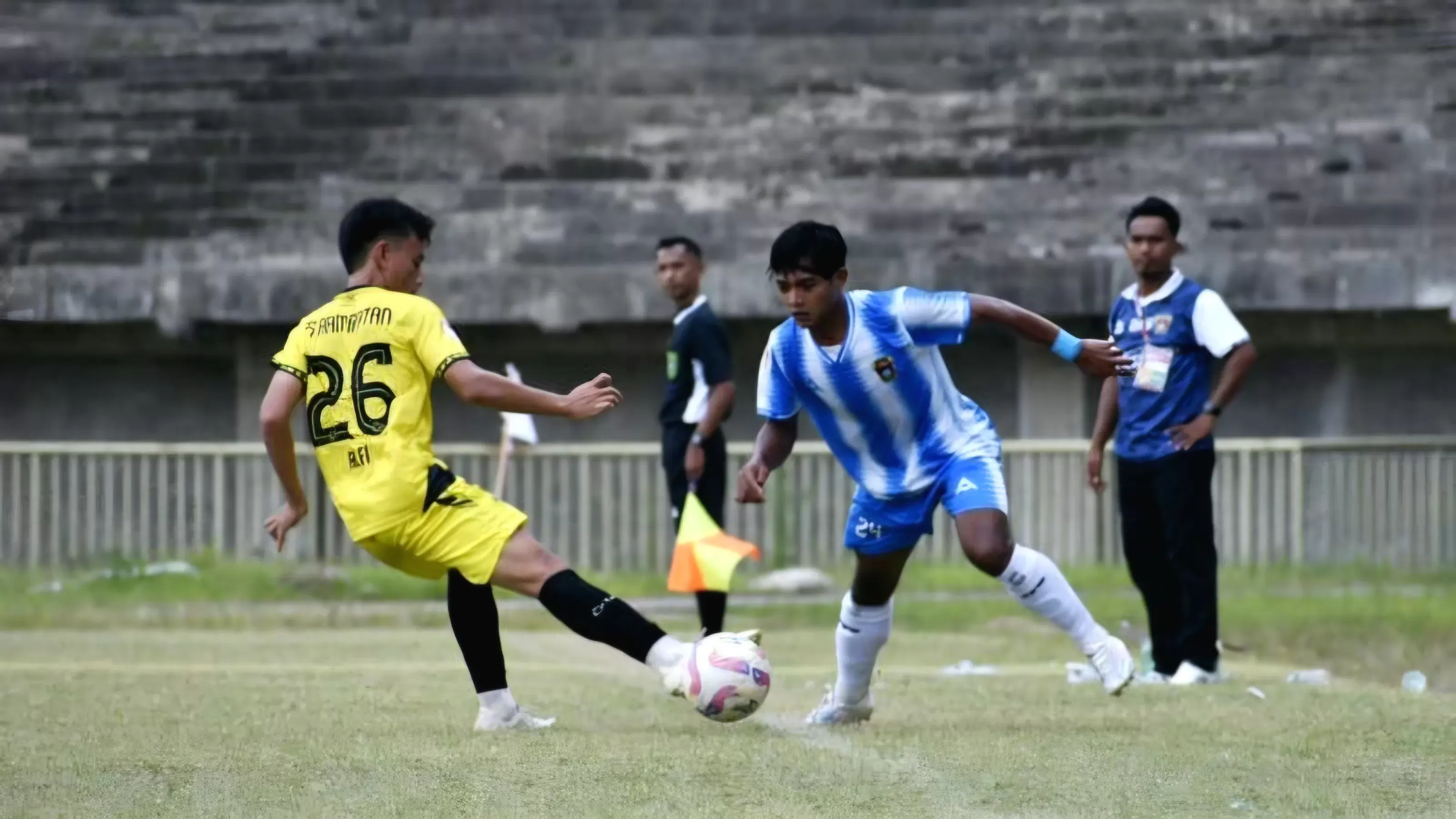 PSP Padang vs PS Rambatan dalam laga lanjutan Liga 4 Sumbar 2025/2026 di Stadion Utama Sumbar. (Foto: Istimewa)
