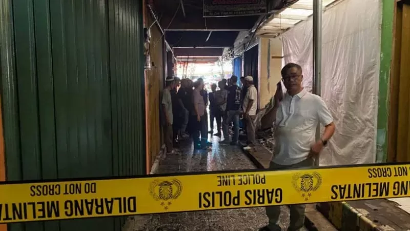 Kawasan Pusat Pertokoan Blok Timur B2 Pasar Payakumbuh terbakar pada Senin dini hari (16/2/2026). (Foto: Pemko Payakumbuh)