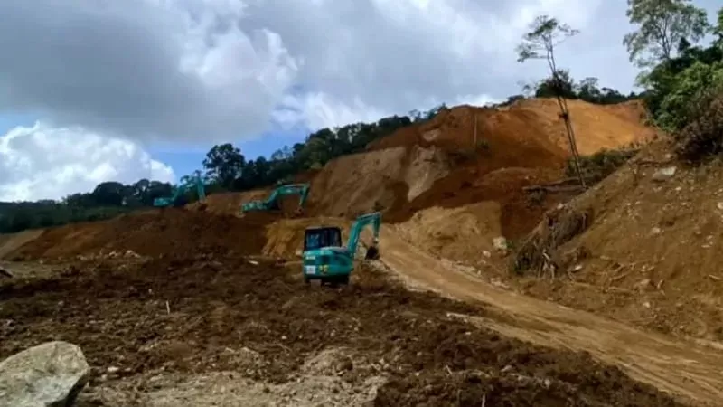 Perbaikan Jalan Malalak (Foto: Kominfo Agam)