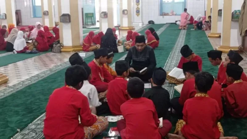 Kegiatan Pesantren Ramadan di Masjid Raya Ganting. (Foto: Kominfo Padang)