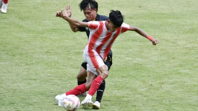 PSP kontra PSPP dalam laga lanjutan Liga 4 Sumbar 2025/2026 di Stadion Haji Agus Salim, Padang, Senin (16/2/2026). (Foto: Kominfo Padang)
