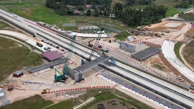 Pembangunan Interchange Lubuk Alung pada ruas Tol Padang–Sicincin. (Foto: HKI)