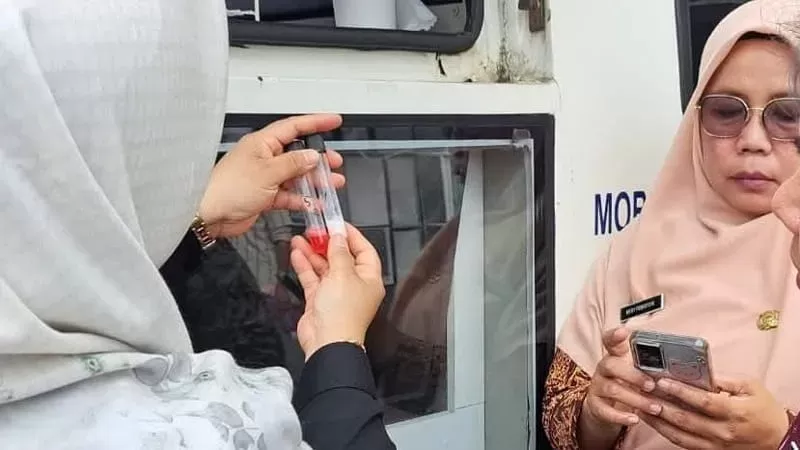 Pengujian sampel takjil Ramadan di Padang Panjang. (Foto: Kominfo Padang Panjang)
