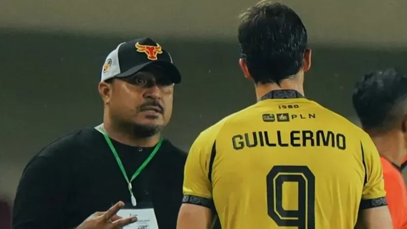 Pelatih Semen Padang FC Imran Nahumarury. (Foto: MO Semen Padang FC)