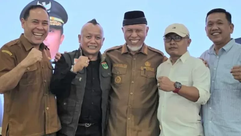 Pertemuan Gubernur Sumbar Mahyeldi bersama penyelenggaraan BOM Run 2026 di Istana Gubernuran, Senin (6/4/2026). (Foto: Istimewa)