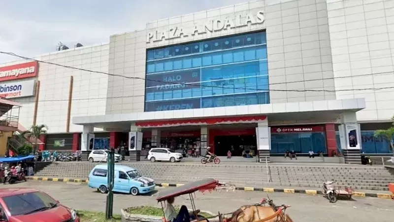 Plaza Andalas (Foto: Istimewa)
