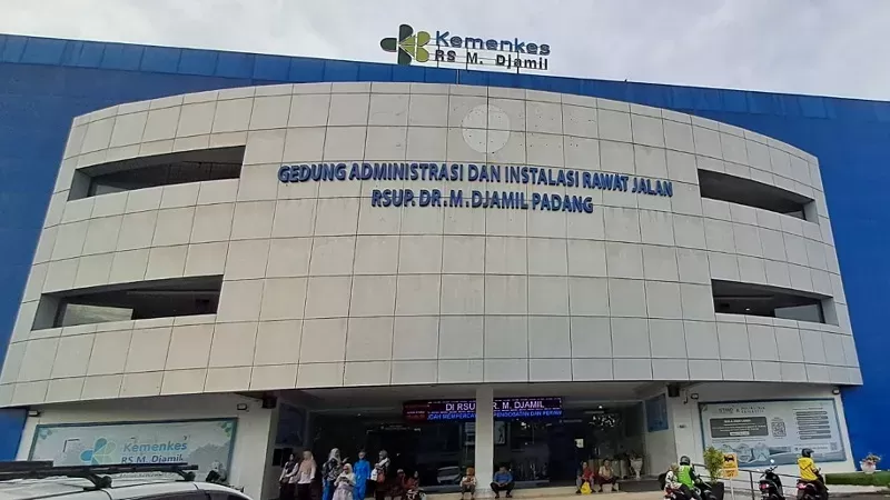 Gedung RSUP M Djamil Padang (Foto: Sumbar Daily)