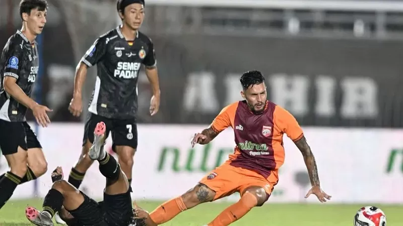 Borneo FC vs Semen Padang dalam laga lanjutan BRI Super League 2025/2026 di Stadion Segiri, Samarinda, Sabtu (25/4/2026) malam. Pesut Etam menang meyakinkan dengan skor 3-0. (Foto: MO Borneo FC)