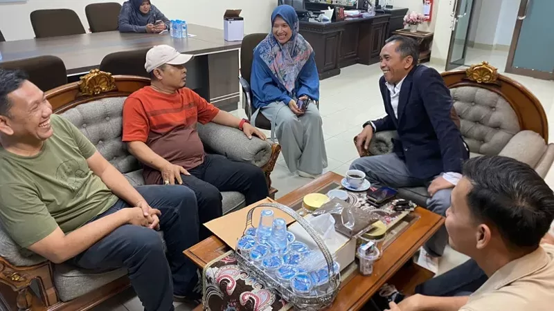 Diskusi antara Manajemen BIM dengan tim pelaksana BOM Run 2026 di ruang General Manager BIM. (Foto: Panitia Pelaksana BOM Run 2026)