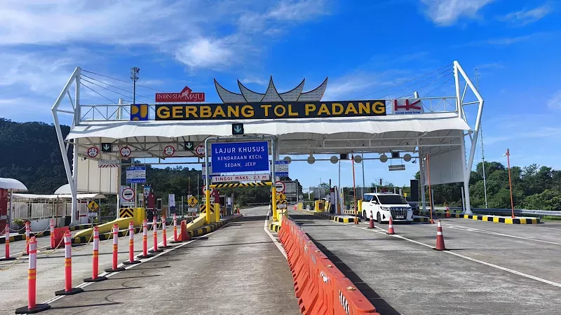 Gerbang Tol Padang (Foto: Hutama Karya)