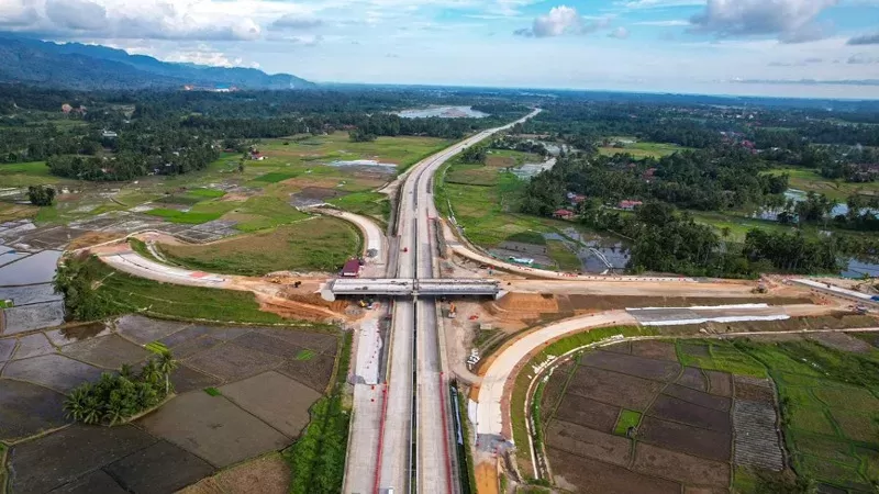 Pembangunan Akses Lubuk Alung pada Ruas Jalan Tol Pekanbaru–Padang Seksi Padang–Sicincin. (Foto: Hutama Karya)