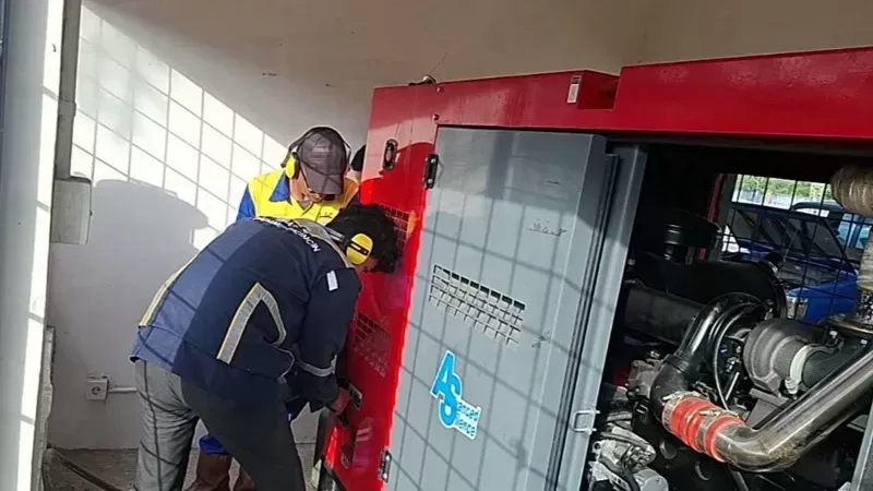 Hutama Karya siagakan genset di gerbang tol dan rest area untuk memastikan layanan di Sumatera tetap normal saat listrik padam. (Foto: Hutama Karya)
