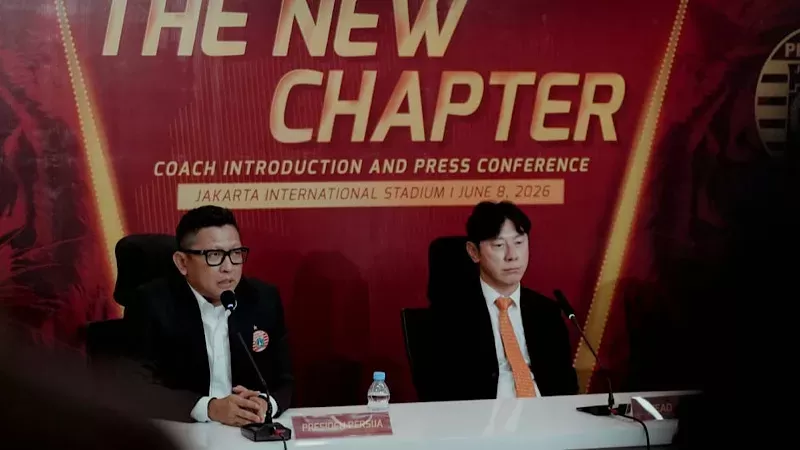 Presiden Persija Mohamad Prapanca bersama Pelatih Shin Tae-yong. (Foto: MO Persija)