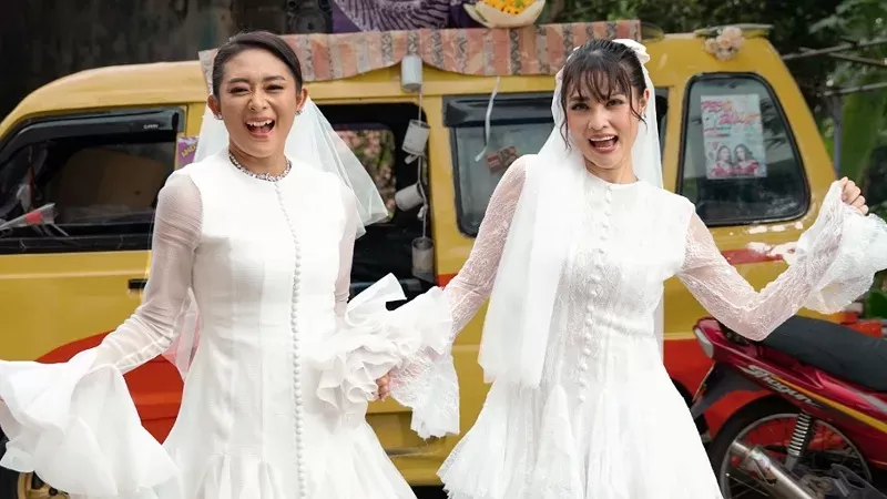 Duo Anggrek kembali meramaikan musik dangdut lewat single Aman Aja (Sah!), lagu Hipdut bertema kepastian hubungan yang dekat dengan anak muda. (Foto: Istimewa)