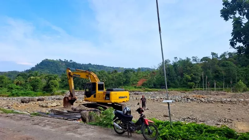 Rehabilitasi Bendung Batu Busuk (Foto: Kominfo Padang)